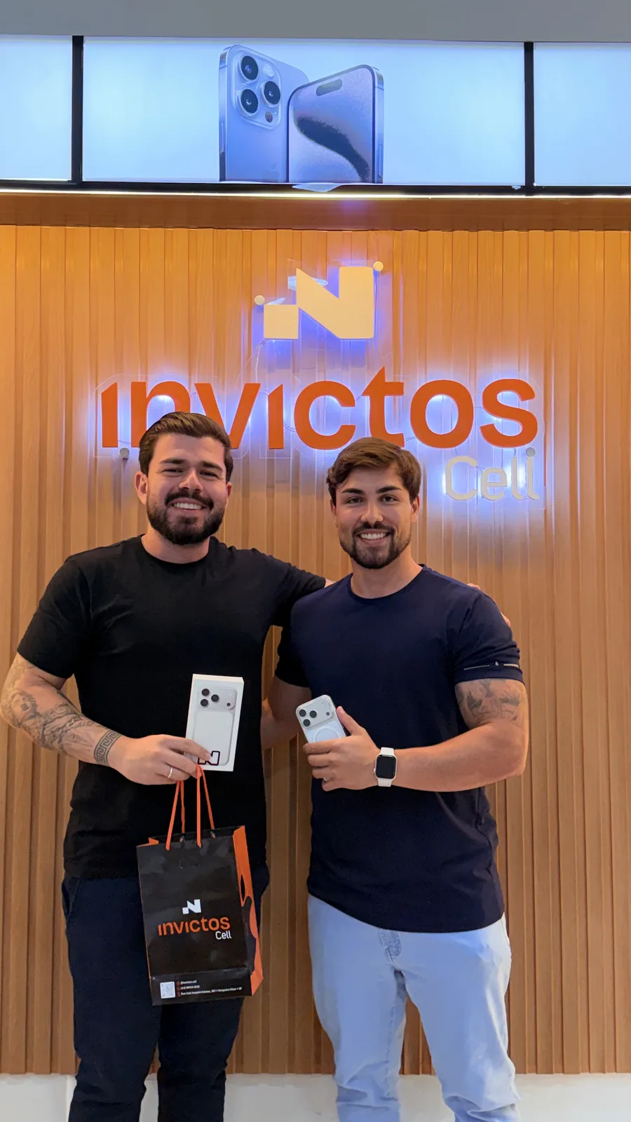 Cliente da Invictos Cell com o aparelho novo (3)